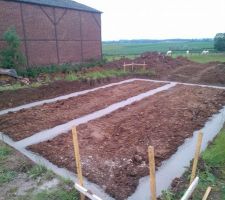 Début des travaux

étape 1: faire un grand trou !