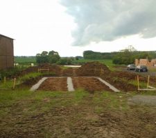 Début des travaux

étape 1: faire un grand trou !