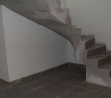 Escalier enduit en cours de séchage