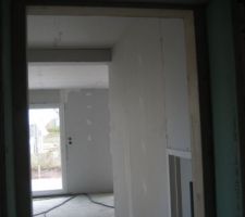 Entrée du garage vers la cuisine