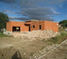 Les tuiles Brun masse de chez Monier sur le toit 4 pentes