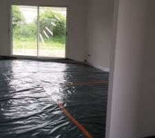 Isolation par mousse et pare vapeur au sol