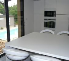 Pose de la cuisine, et peintures termin&eacute;es.