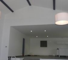 Les poutres sont grises anthracites