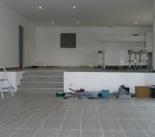 Pose de la cuisine, et peintures termin&eacute;es.