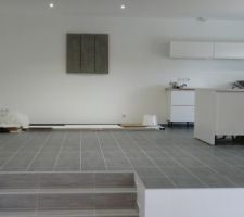 Pose de la cuisine, et peintures termin&eacute;es.