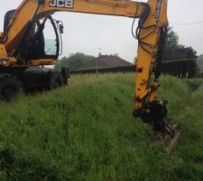 Pr&eacute;paration du terrain et busage du petit foss&eacute;