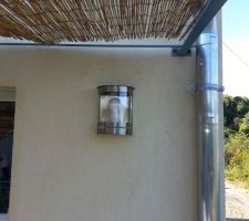 Et voilà les jolis appliques extérieures pour la terrasse.