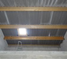 Mezzanine avec 1er Velux posé