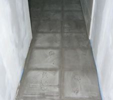 Sdb enfants de l'entr&eacute;e, jointoill&eacute;e