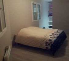 Notre chambre avec au bout un dressing de 6m² "PAX" livré monté et installé par Ikea.