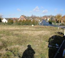 Vue avant gauche du terrain