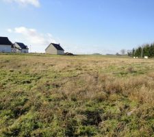 Vue &agrave; droite du terrain