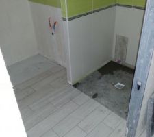 Salle de bain RDC avec son sol