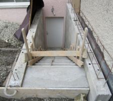 Le b&eacute;ton de l'escalier a &eacute;t&eacute; coul&eacute;...yes !