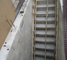 Plut&ocirc;t propre le travail des ma&ccedil;ons. Vivement le d&eacute;coffrage !