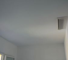 Premi&egrave;re couche pass&eacute;e au plafond, &ccedil;a rend tr&egrave;s bien!