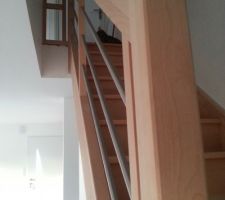 Vue du bas de l'escalier