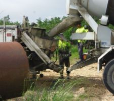 Et voilà comment la toupie alimente l'autre camion