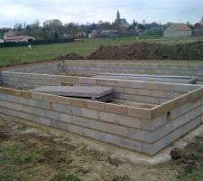 Le vide sanitaire fini il manque plus qu'a mettre le plancher et couler la dalle