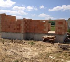 Face Est, qui comporte la porte d'entr&eacute;e.