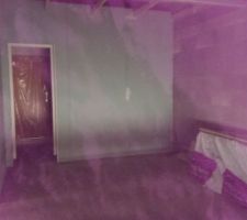 Le garage et dans le fond la buanderie.