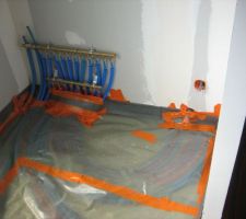 Pr&eacute;paration pour la chape placard de l'entr&eacute;e