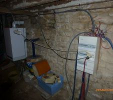 Vue de la cave/vide sanitaire sous le salon a terme une chaufferie.