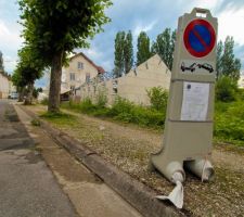 L'arrêté de la mairie concernant les travaux de raccordement et d'assainissement des eaux usées est en place. Ce sera donc circulation alternée pour les sous-traitants de la Lyonnaise des Eaux.