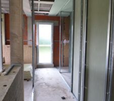 Couloir, salle de bain étage