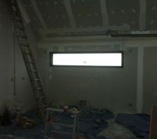 Bandeau horizontal séjour avec encadrement écran vidéo projecteur