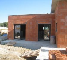 Menuiseries en cours d'installation