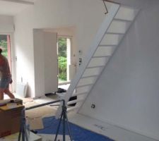 Montage de l'escalier de mezzanine