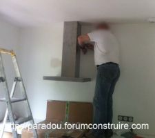 Percement de l'évacuation de la hotte