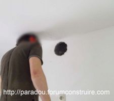 Percement de l'évacuation de la hotte