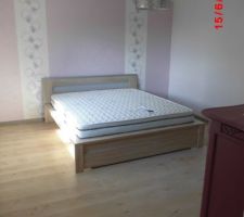 Table de chevet en cours de personnalisation