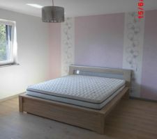 Livraison de la couette, oreiller et linge de lit en cours...