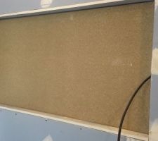 Création d'une niche dans la cloison pour accueillir la cheminée électrique