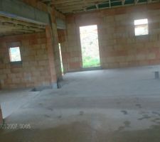 Interieur  entr&eacute;e salle a manger et salon a gauche