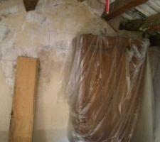 La place est nette sous le toit il y a plus qu'à nettoyer