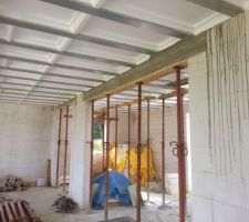 D&eacute;coffrage des linteaux du mur de refend