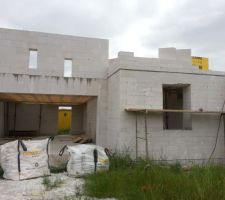 Fen&ecirc;tre du cellier ponc&eacute; ! C'est r&eacute;par&eacute; !