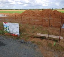 Fondation et sous bassement en cours...