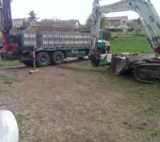 Livraison pelle et mat&eacute;riaux