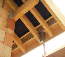 Détail sur un angle de caniveau