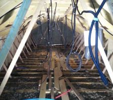 Isolation remis en place,plomberie et electricité ok, plus k raccorder