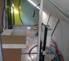 Structure wc suspendu