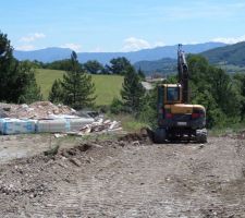 Travaux sur le chemin d?accès de la commune