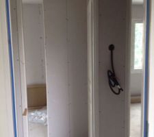 2ème  chambre sur la droite