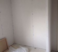 2ème  chambre sur la droite